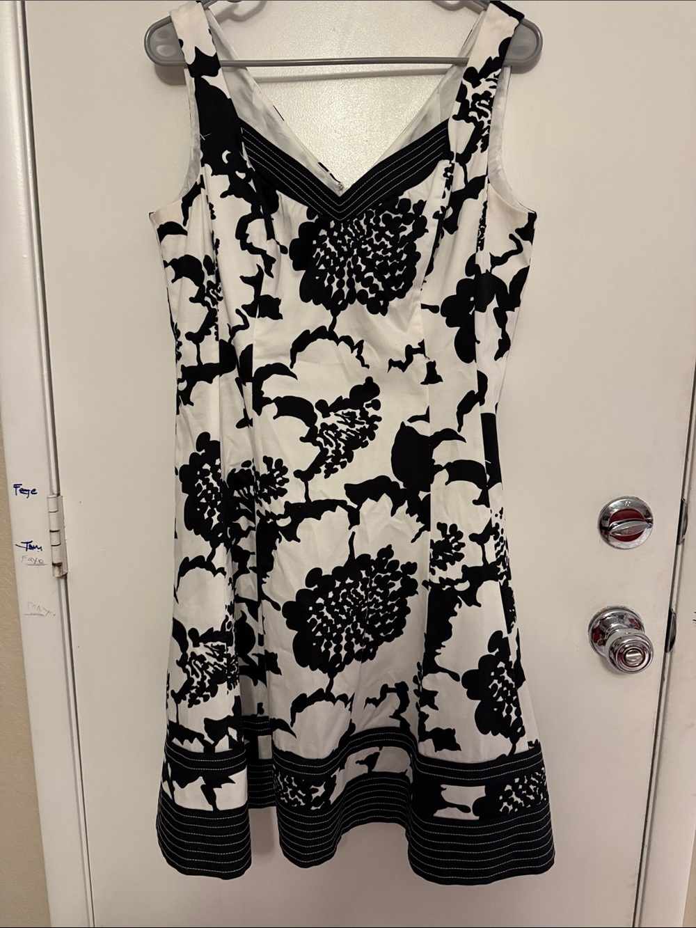 Nine West Black and White Floral V-Neck Dress